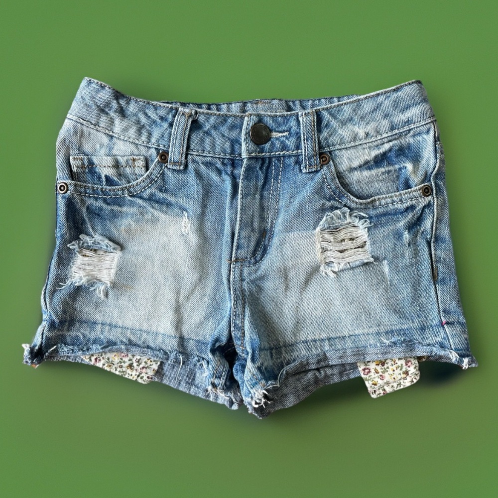 3for$6, Mossimo Supply Co Girl’s Blue Denim Shorts With Floral Pockets Size 6/6X